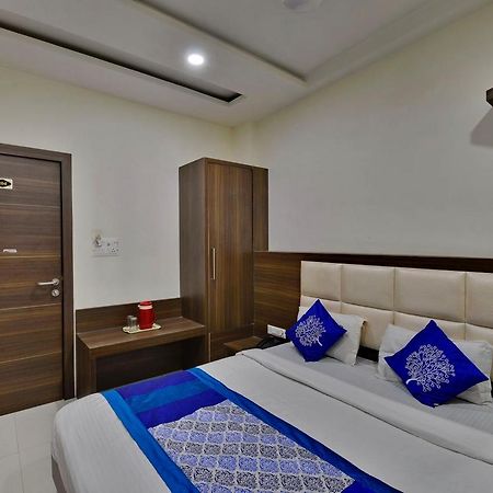 Hotel Amar Palace Ujjain Zewnętrze zdjęcie