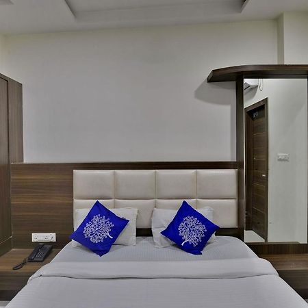 Hotel Amar Palace Ujjain Zewnętrze zdjęcie