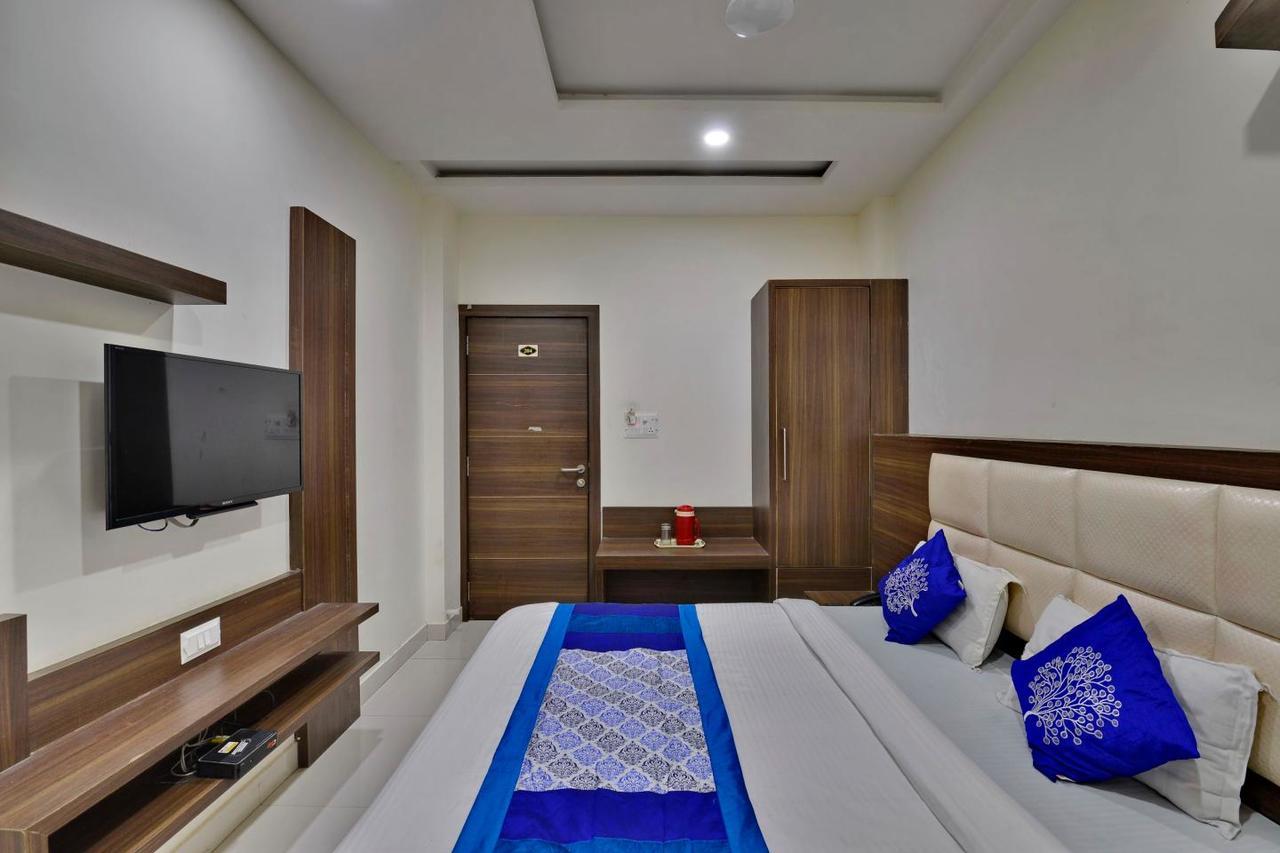 Hotel Amar Palace Ujjain Zewnętrze zdjęcie