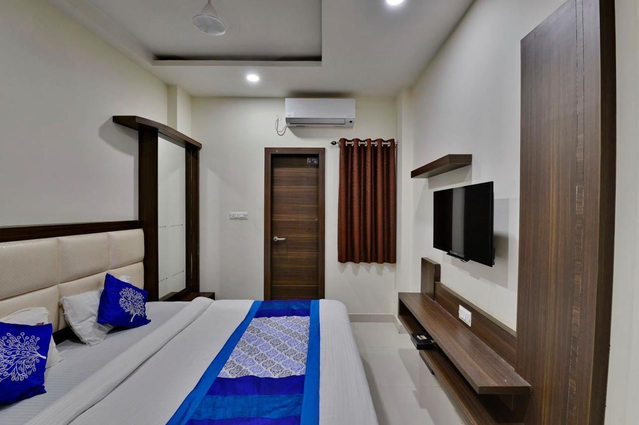 Hotel Amar Palace Ujjain Zewnętrze zdjęcie