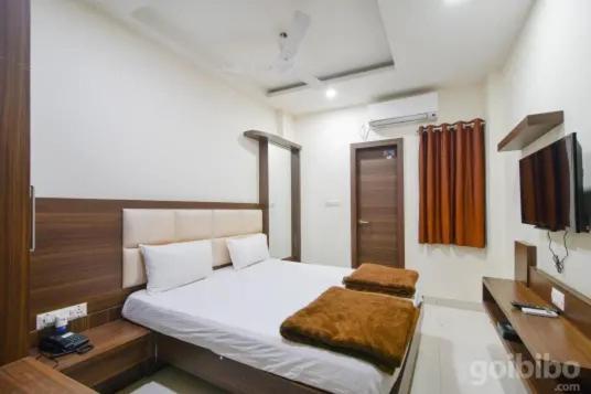 Hotel Amar Palace Ujjain Zewnętrze zdjęcie