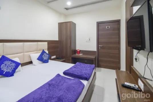 Hotel Amar Palace Ujjain Zewnętrze zdjęcie